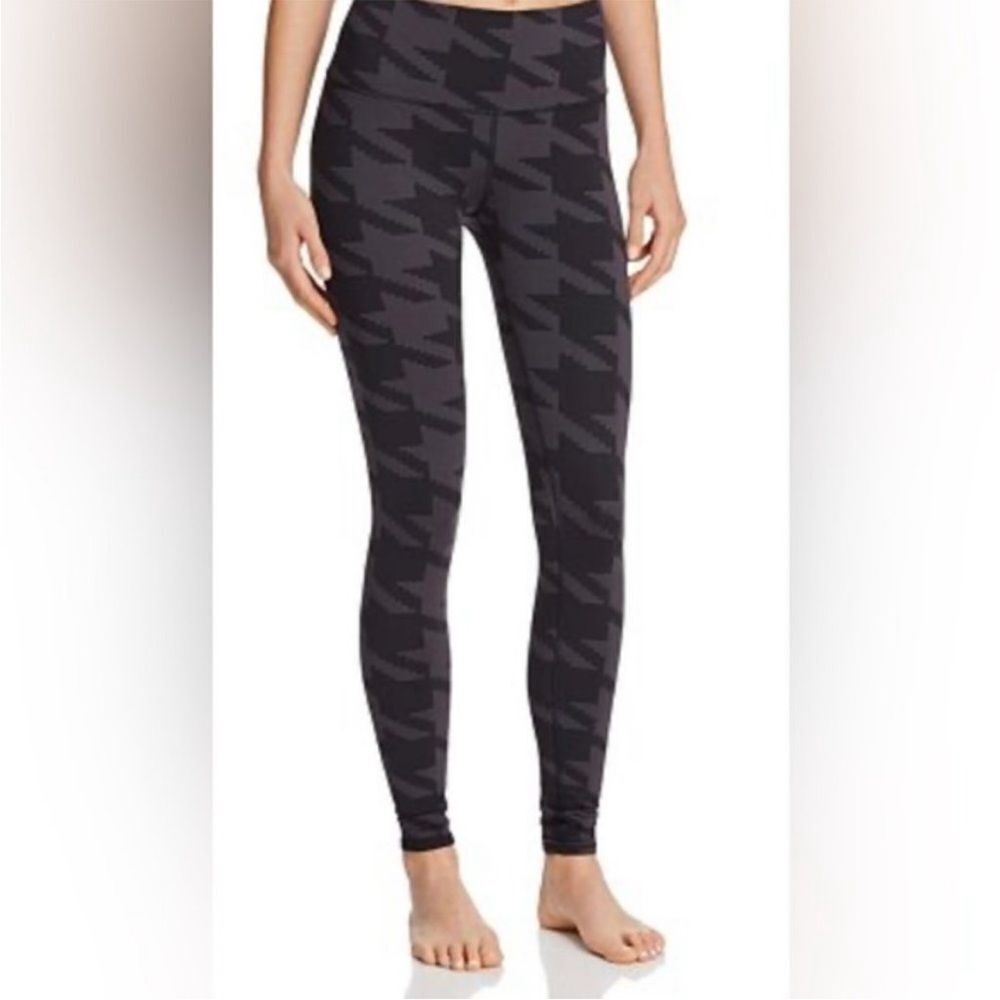 ALO Yoga Black and Gray Patterned Leggings